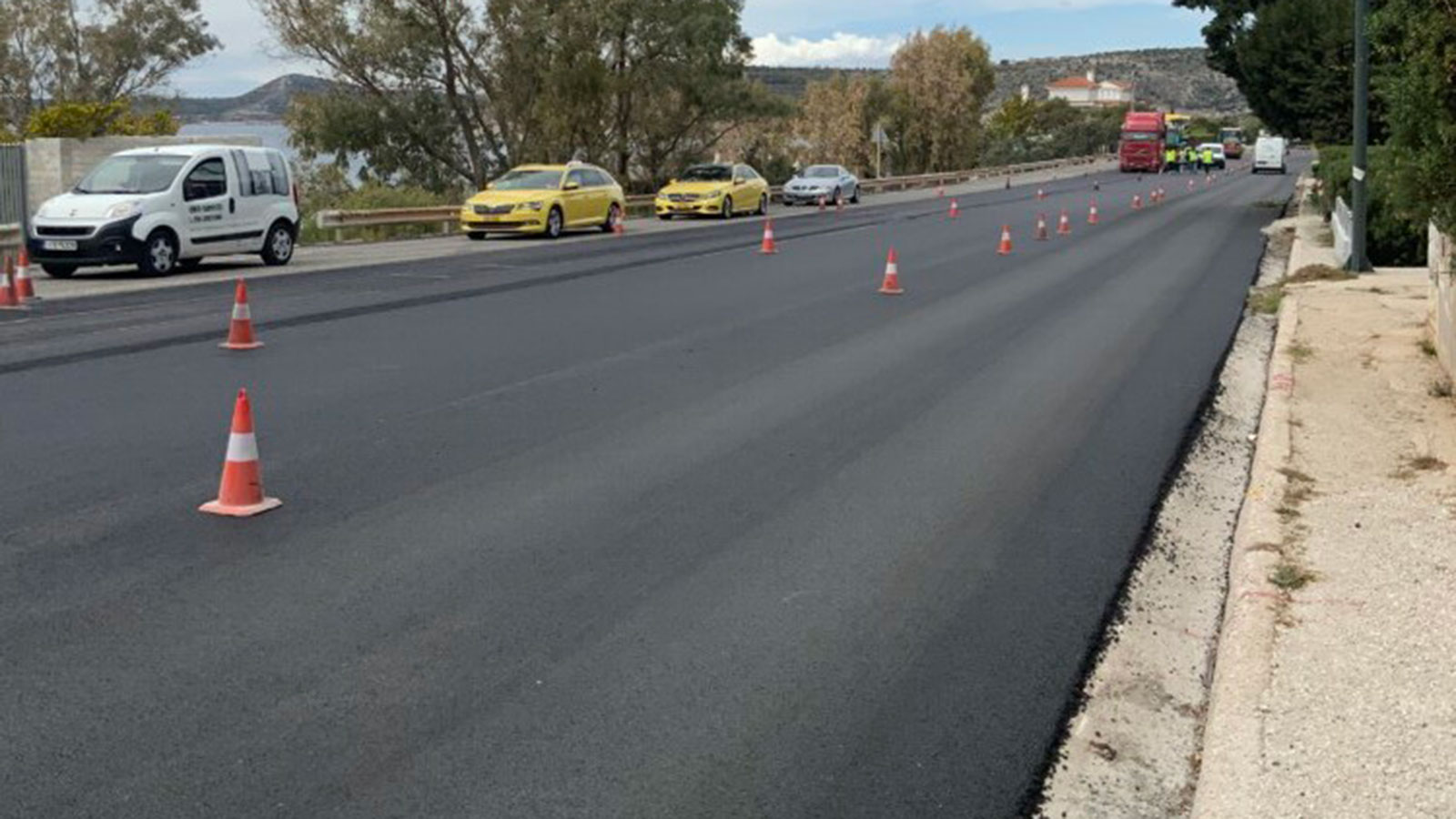 Νέα άσφαλτος αλλά και... κάμερες ταχύτητας στην Παραλιακή!  